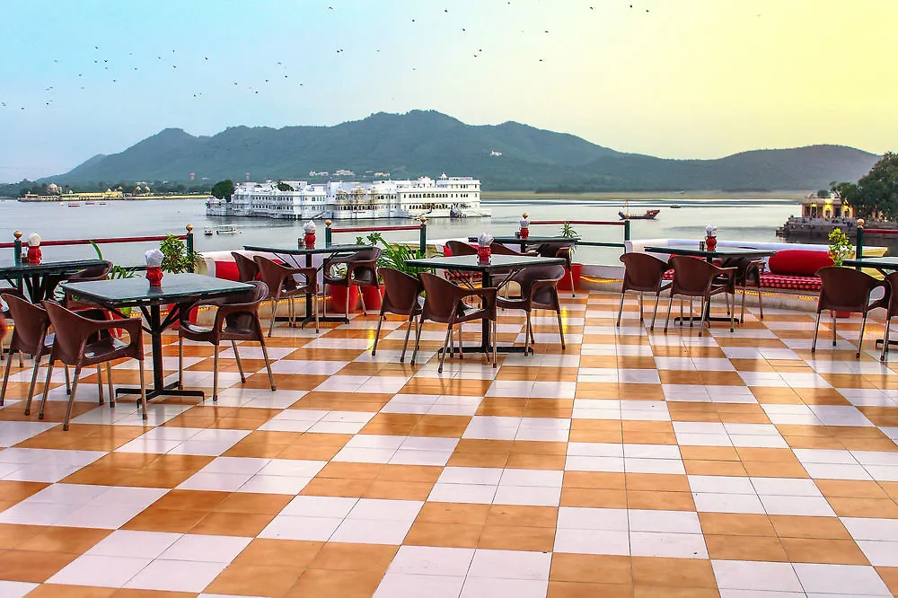 Fabhotel Devraj Lakeview Udaipur Hotel