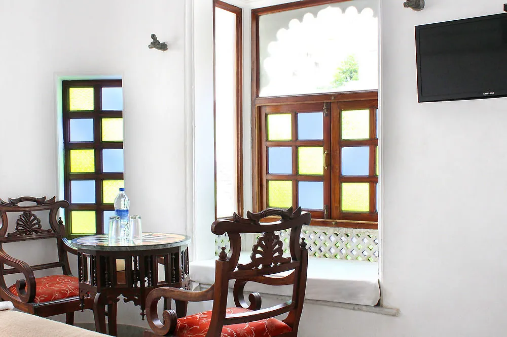 *** Hotel Fabhotel Devraj Lakeview Udaipur India